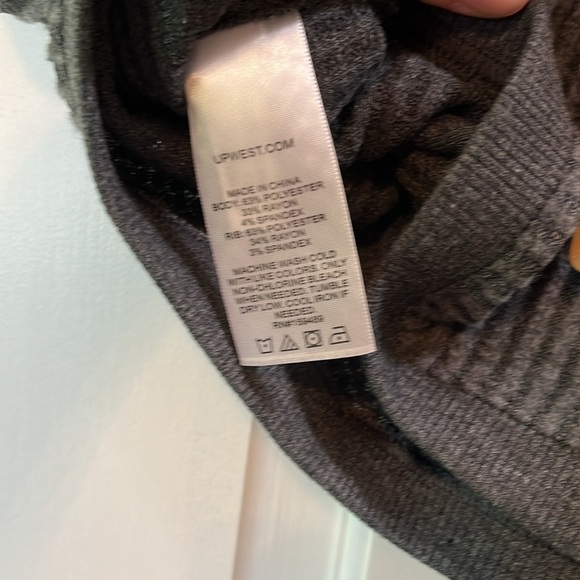 NWT UpWest Ribbed Cropped Sweater  Tank - Size Large - Picture 6 of 7